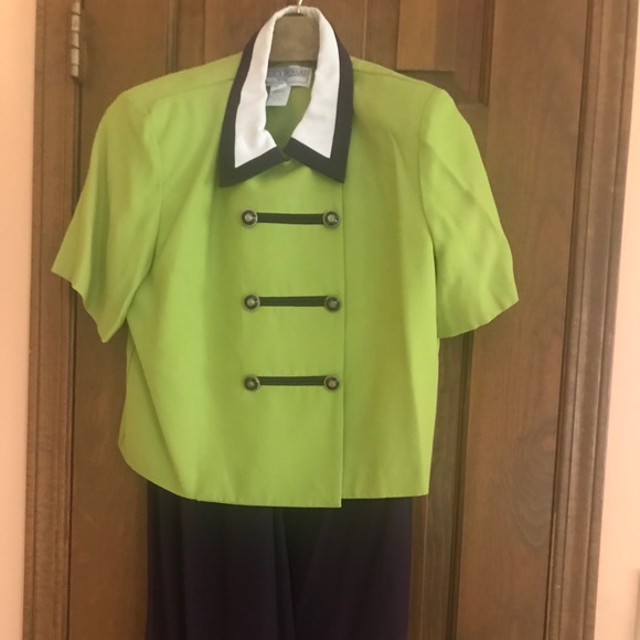 size 10P blazer and pant suit - Picture 1 of 3